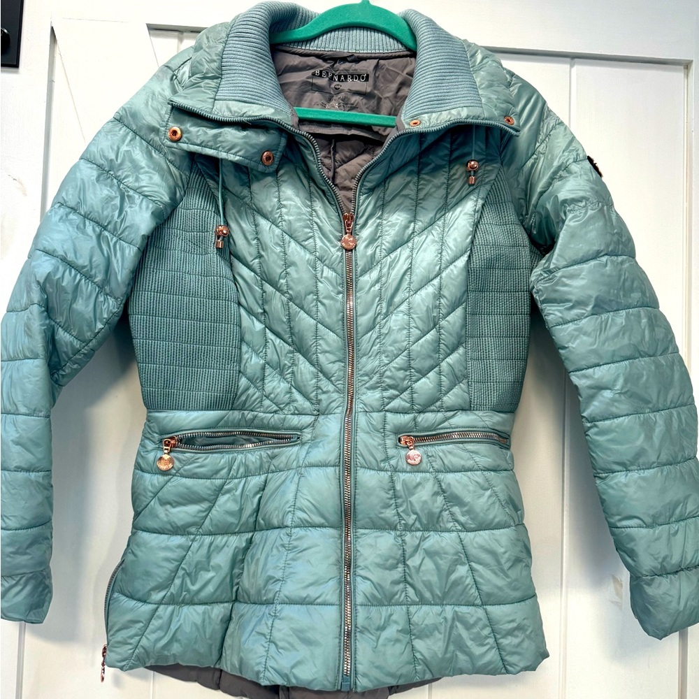 Bernardo Blue Green Puffer Coat / Packable Jacket